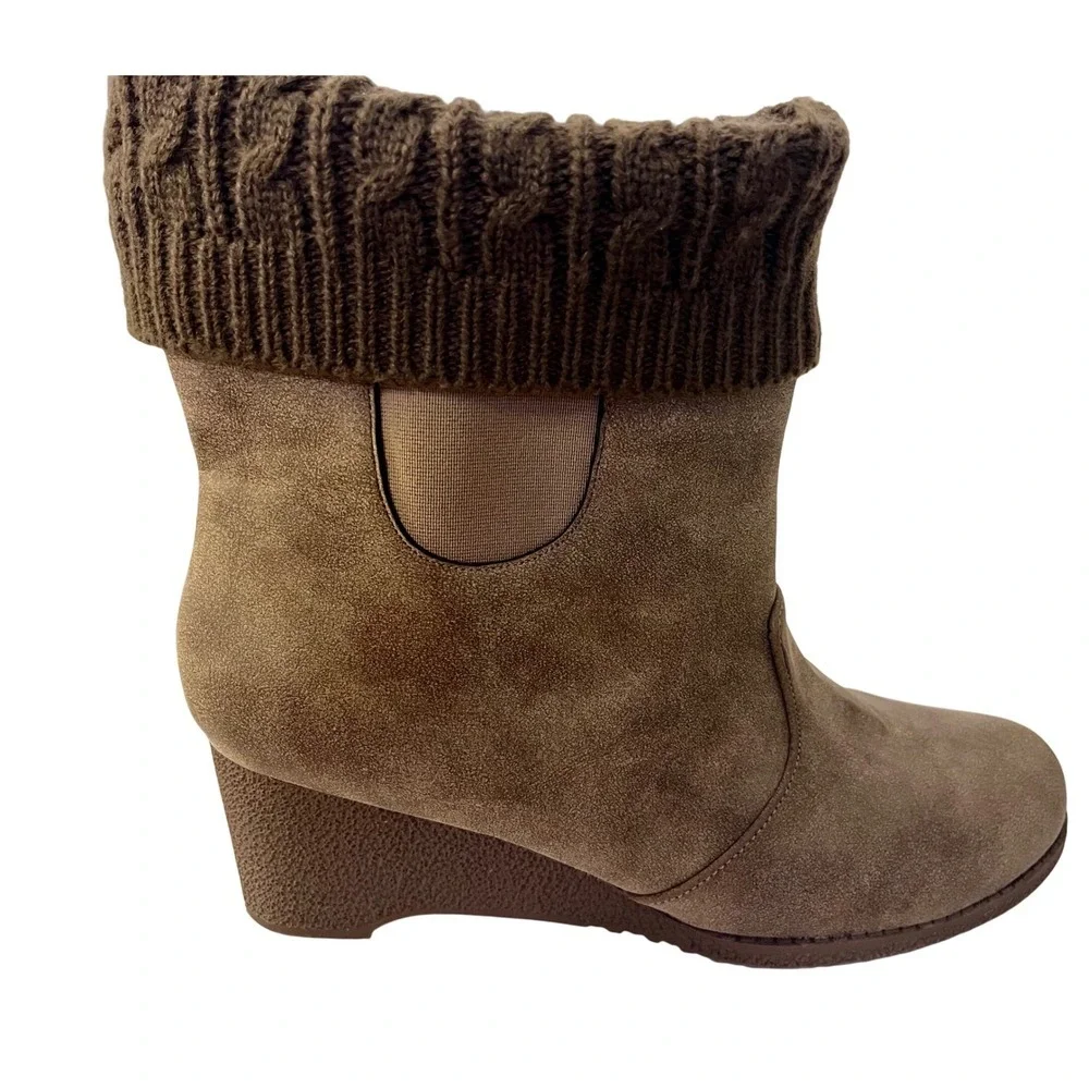 Muk Luks Women's Brown Wedge Booties Sweater Cuff Ankle Boots Size 10